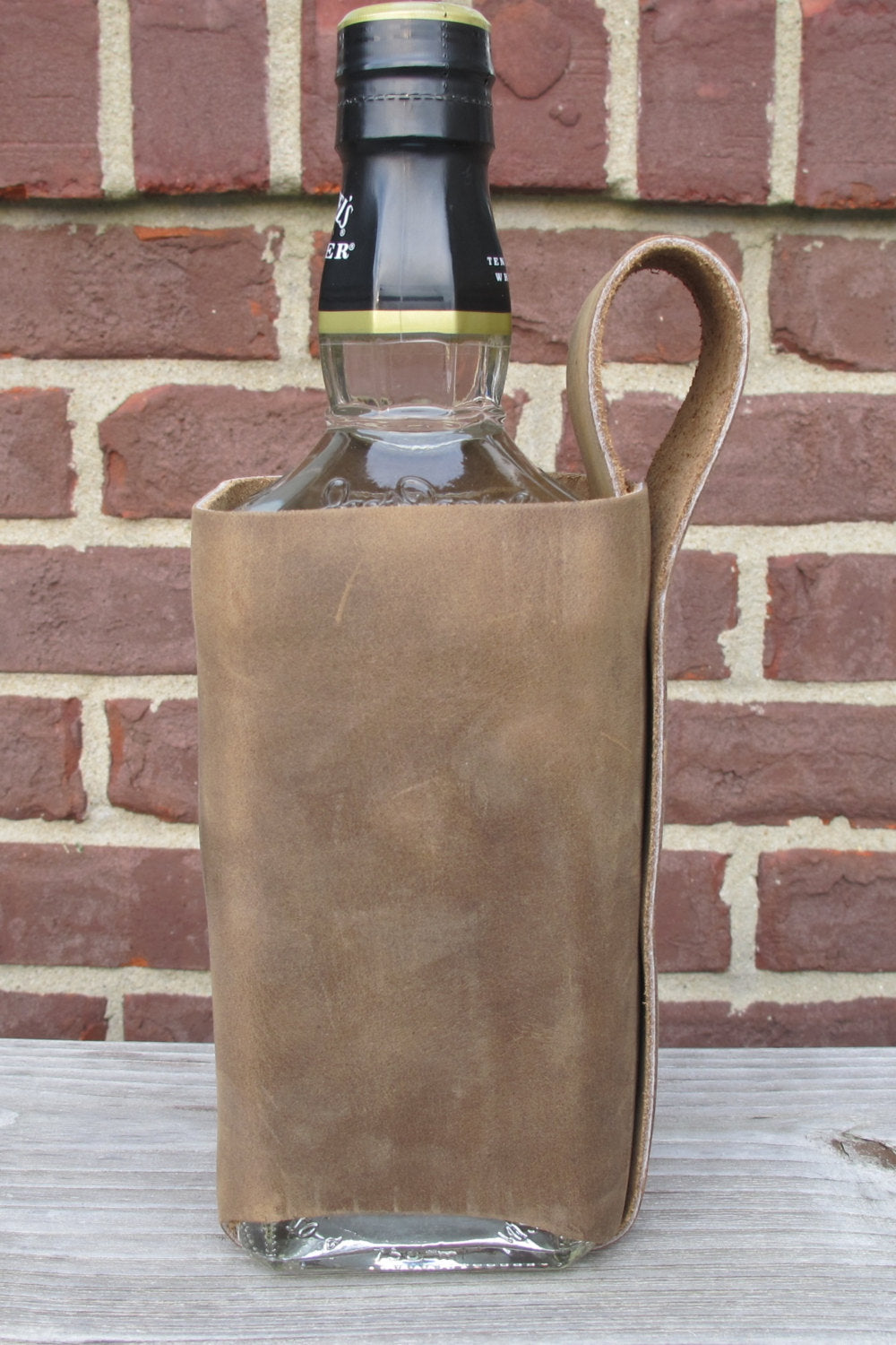 Handmade Leather Whiskey Bottle Holder 750ml Hand Riveted Jack Daniel's