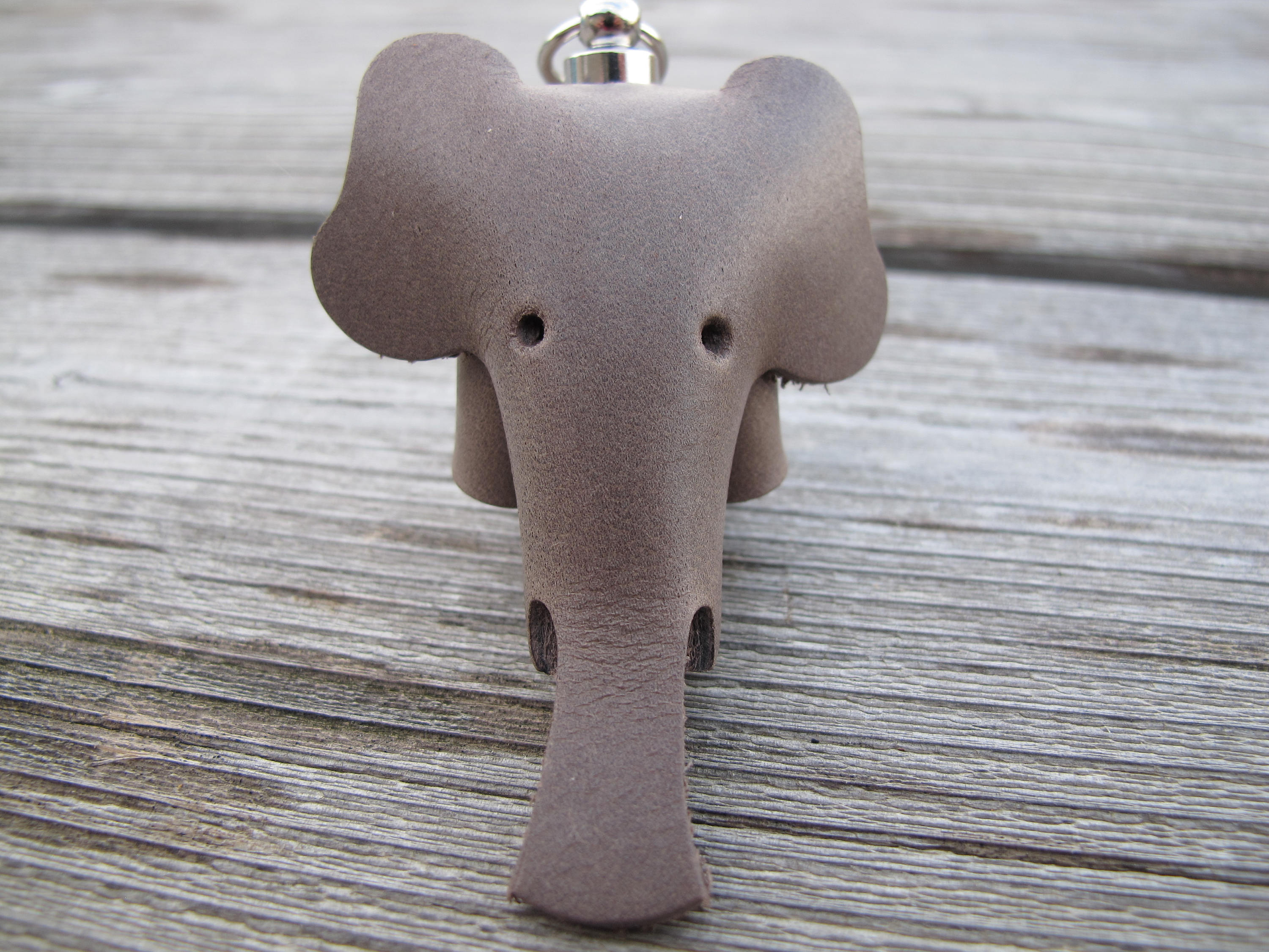 Leather sales elephant keyring